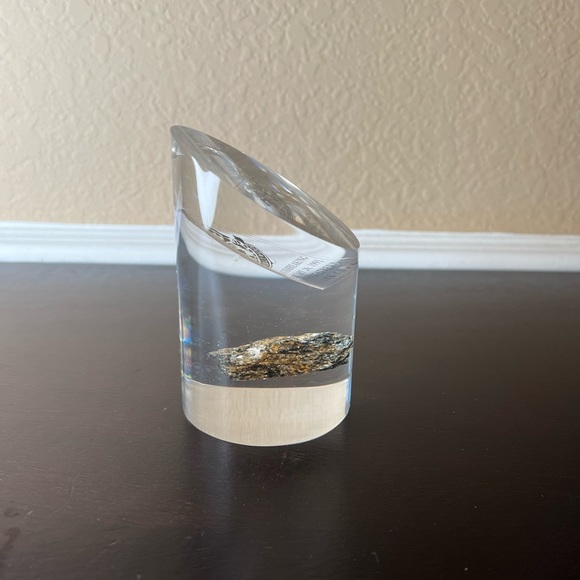 Vintage Planet Hollywood Groundbreaking Lucite Paperweight, Feb 26 1991, NYC - Picture 4 of 8